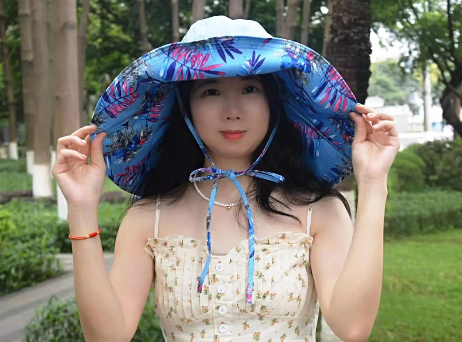 Packable Large Brim Sun Hat for Women - 6.7" Wide-Brim UV-Protection Women's-Sun-Beach-Hats with Strap